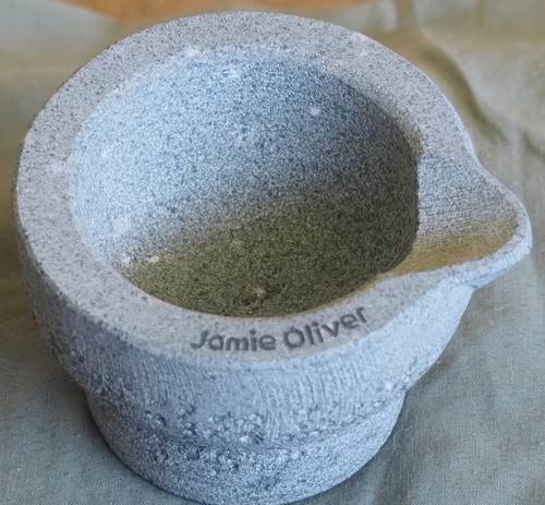 Impressed with JAMIE OLIVER Premium Grey Granite PESTLE & MORTAR with Spout - Picture 10 of 13