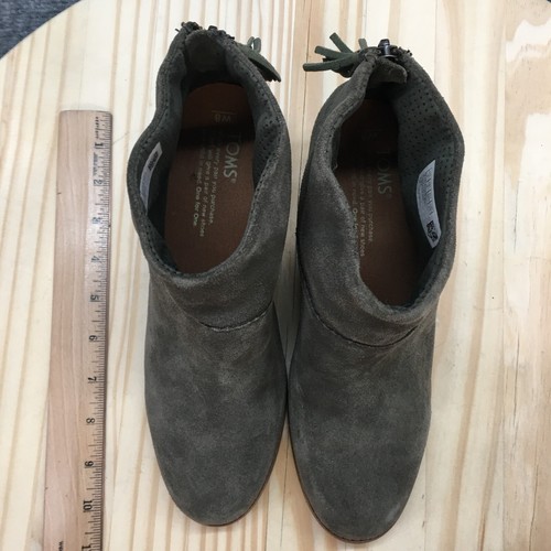TOMS Boots Womens 8 Leila Ankle Booties Gray Suede Tasseled Back Zip Low Heels - Picture 7 of 18