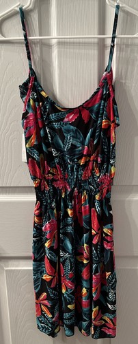 KIT Keep It Trendy Women’s Juniors Floral Dress NWT Size S/M - Picture 3 of 3