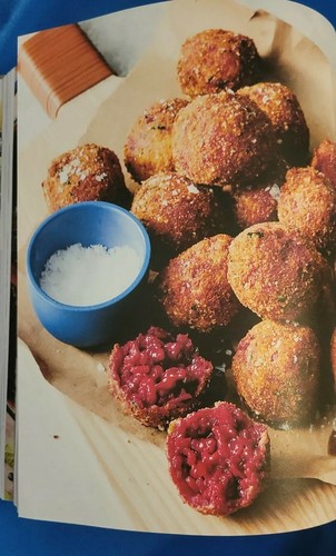 Rachael Ray 50 : Memories and Meals from a Sweet and Savory Life: a Cookbook by… - Imagen 9 de 11