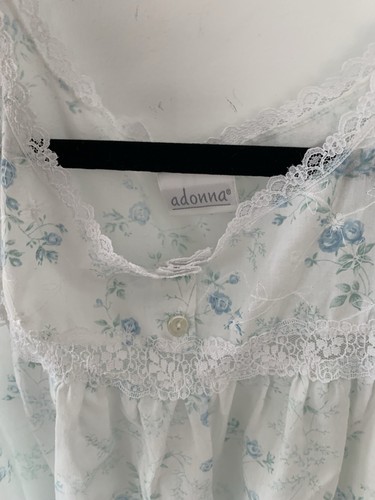 VINTAGE WOMEN'S FLORAL ADONNA ROBE NIGHTGOWN HOUSECOAT W/ POCKET SZ. MEDIUM SS - Picture 2 of 6