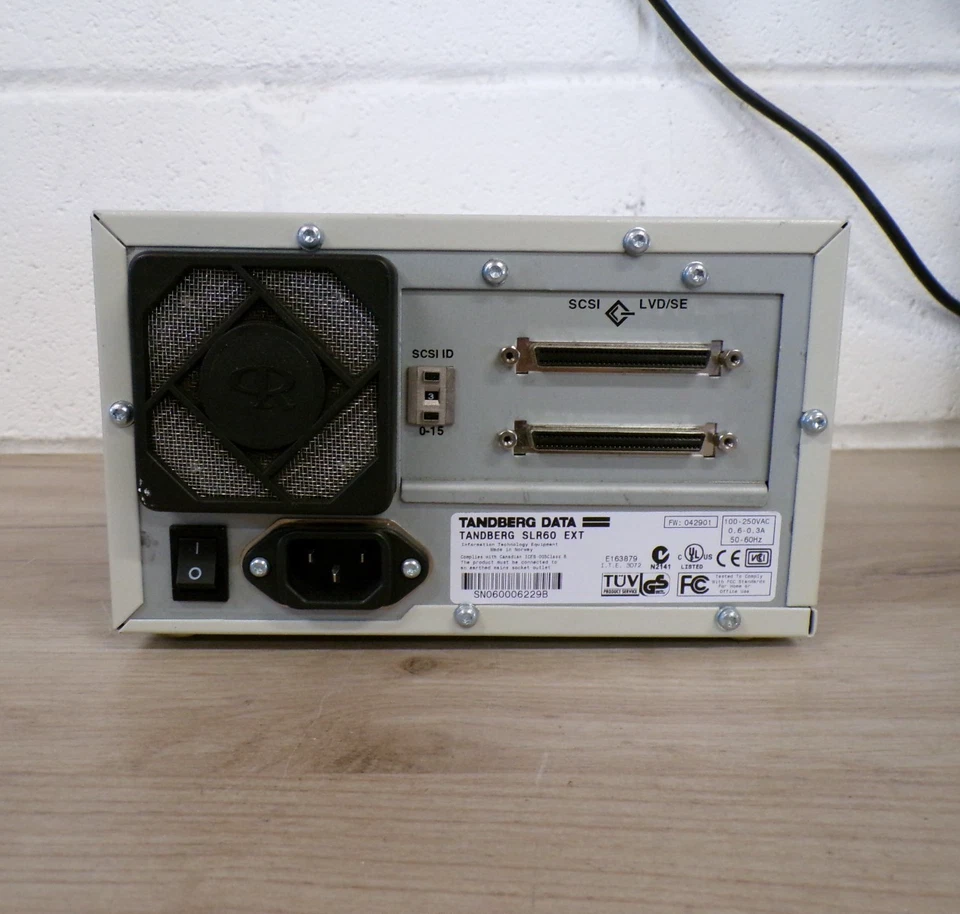 Tandberg SLR60 30/60GB Tape Drive External - Image 2 of 2