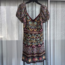 Alice + Olivia short floral dress￼size 6