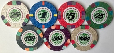 (7) CASINO DE ISTHMUS JAMES BOND POKER CHIPS SAMPLE SET