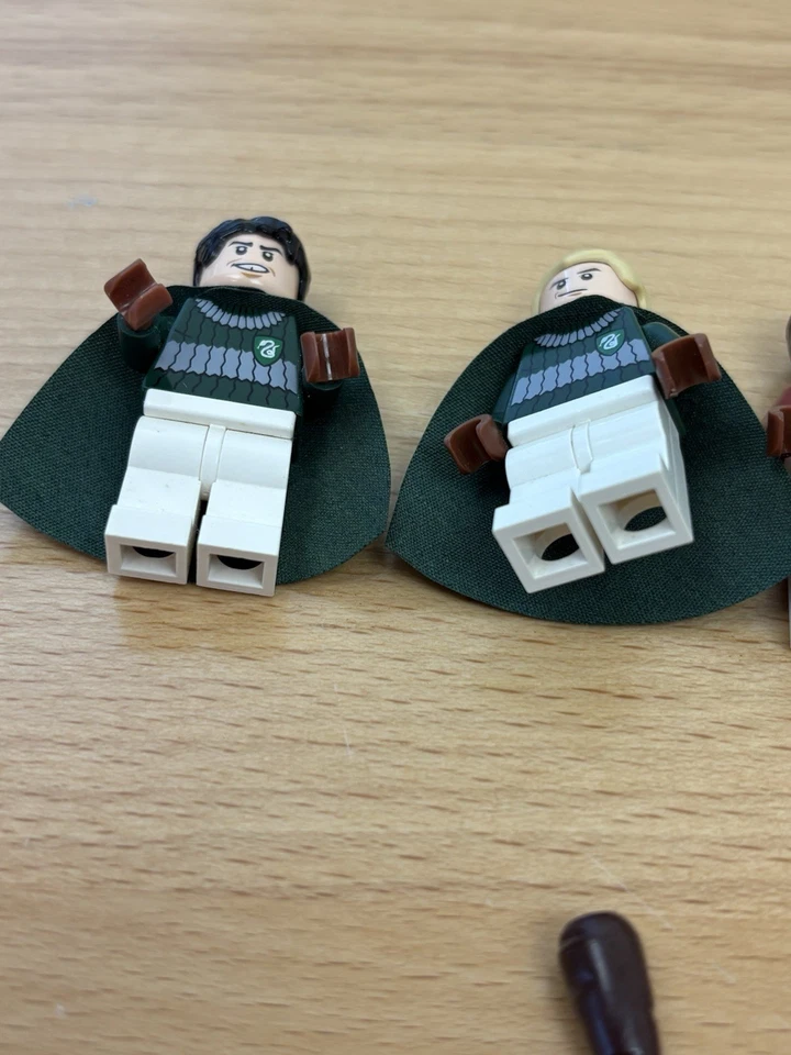Lego Harry Potter Jugadores de Quidditch Mini Figuras - Lote de 4 + Accesorios 4737 Foto 4 de 4