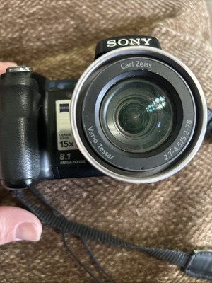 Sony Cyber Shot DSC-H7 Camera 8.1 Mega Pixels with Strap Untested Battery Dead