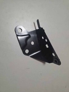 Volkswagen PASSAT B8 2016 Halterung Kotflügel 561821183 SUD11726