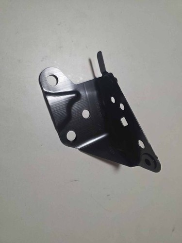 Volkswagen PASSAT B8 2016 Halterung Kotflügel 561821183 SUD11726