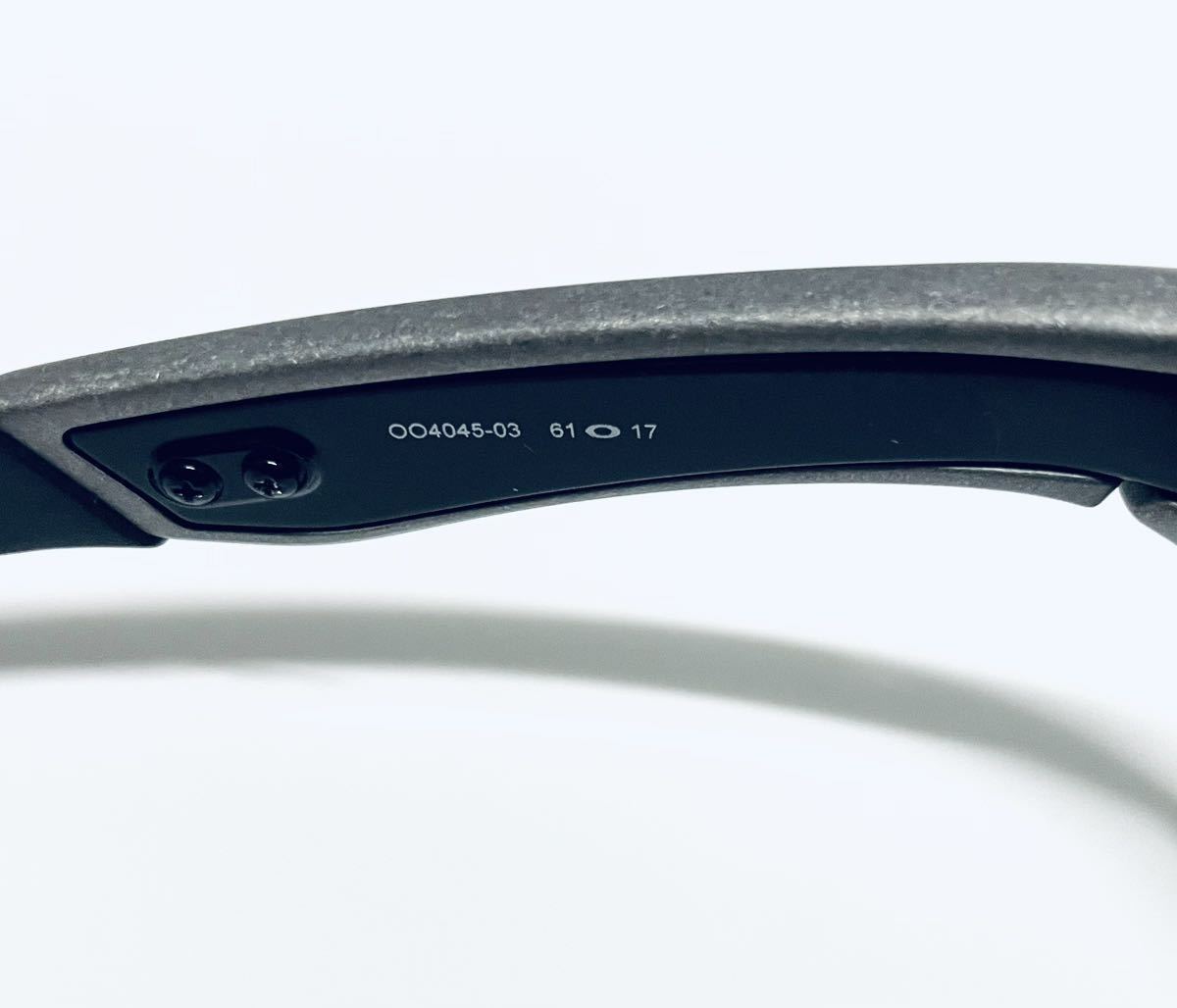 Oakley Jury Distressed Silver / Ice Iridum 004045-03 | eBay Oakley Jury Distressed Silver / Ice Iridum 004045-03 | eBay