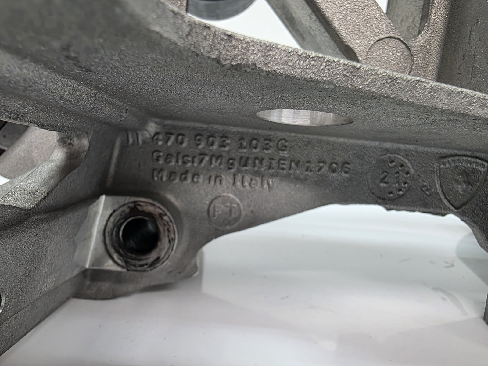 LAMBORGHINI AVENTADOR REAR HEAD TIMING ALTERNATOR AC PUMP BRACKET OEM 470903103G