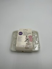 Wilton Deluxe Tip Saver Case Holds 26 Decorating Tips Sturdy Plastic Snap-Down