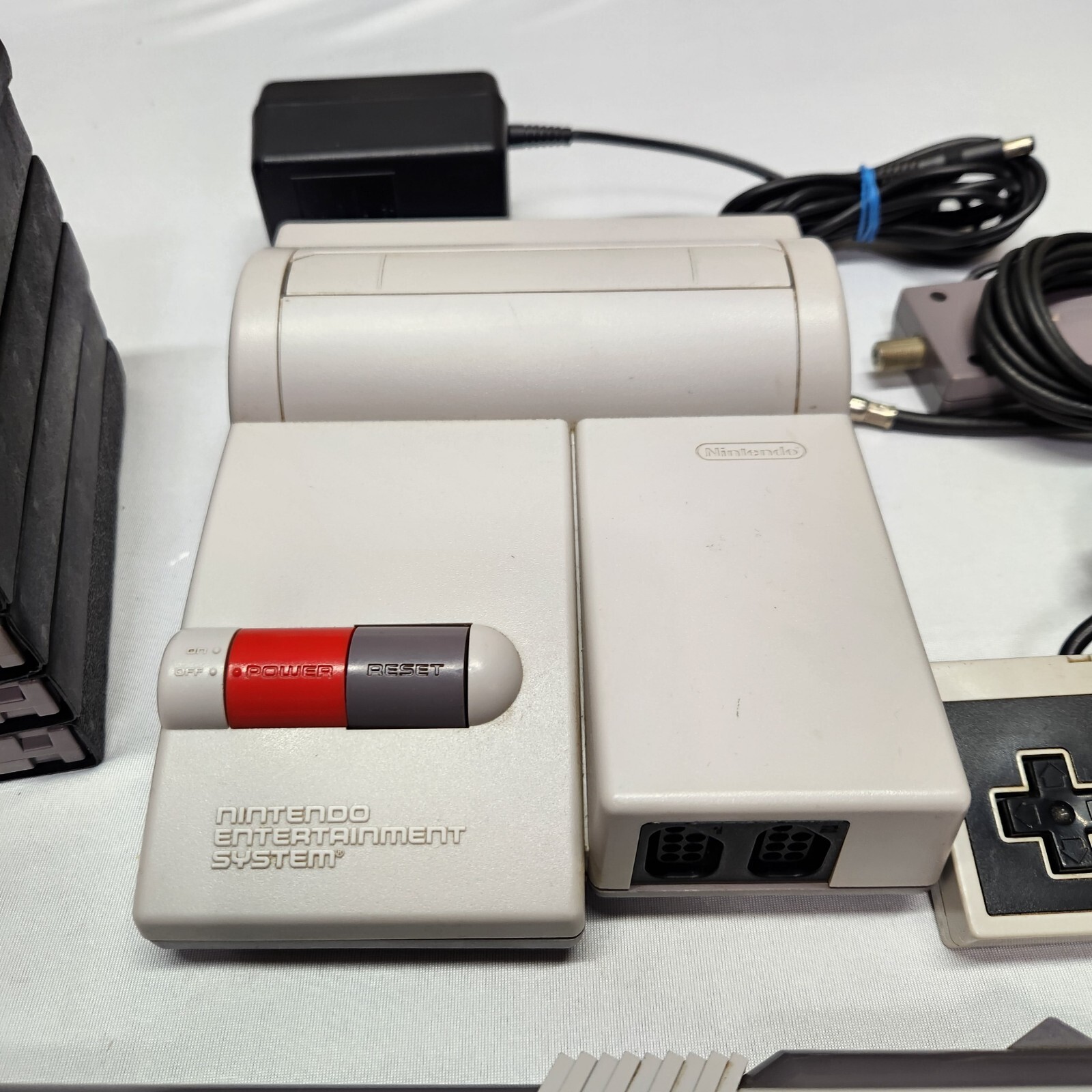 Nintendo NES Top Loader Console, 6 Games zapper Controller Bundle Works