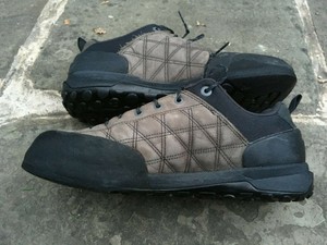 five ten climbing guide tennie shoes