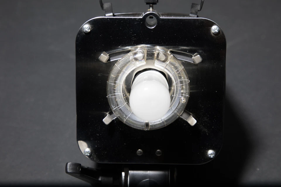 Paul C Buff Alien Bees B800 Deep Space Black Travel Complete kit, FREE SHIP! - Image 4 of 4