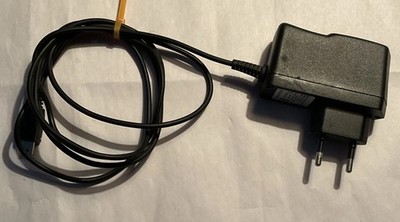 Travel Charger Input: AC 100-240V, 50-60Hz, 160mA Output: DC 4.8-12V, Max 750mA