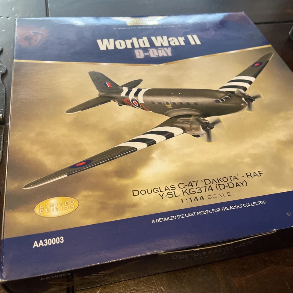 Corgi Aviation Archive Douglas C-47 Dakota RAF Y-SL KG374 D-DAY, 1:144, WW2 Foto 4 de 4