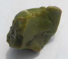 Pistazienopal, grüner Opal Grünopal Rohstein Mineral (M1750)