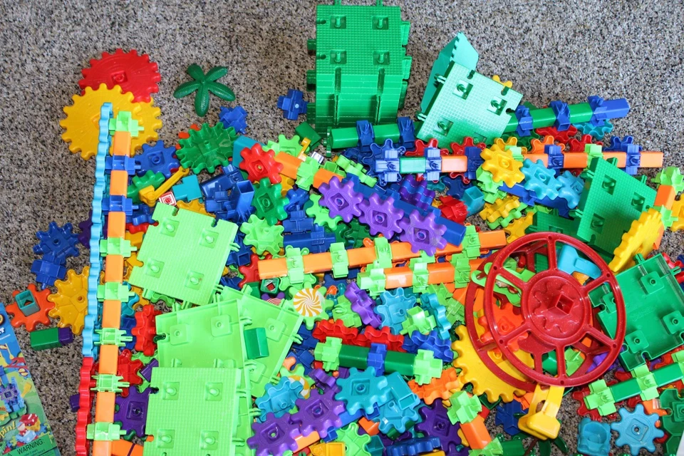 Learning Resources Gears Building LOT Dizzy Fun Land Over 200 Pieces STEM Motor - Image 4 of 4