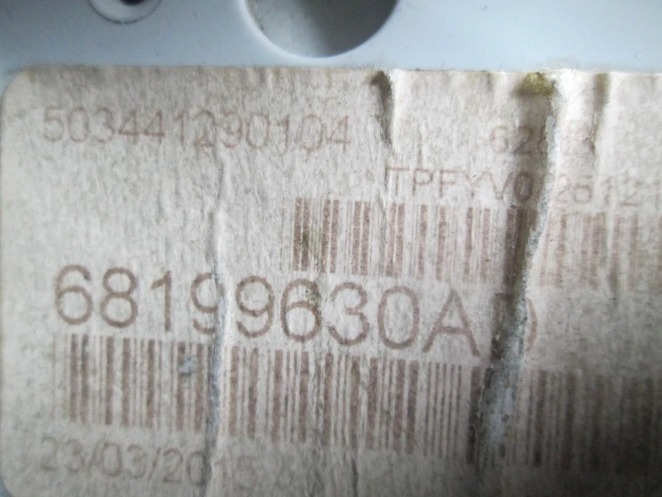 Dodge Dart 2015 tablero interior cabina caja de fusibles módulo BCU BCM fabricante de equipos originales Foto 3 de 4