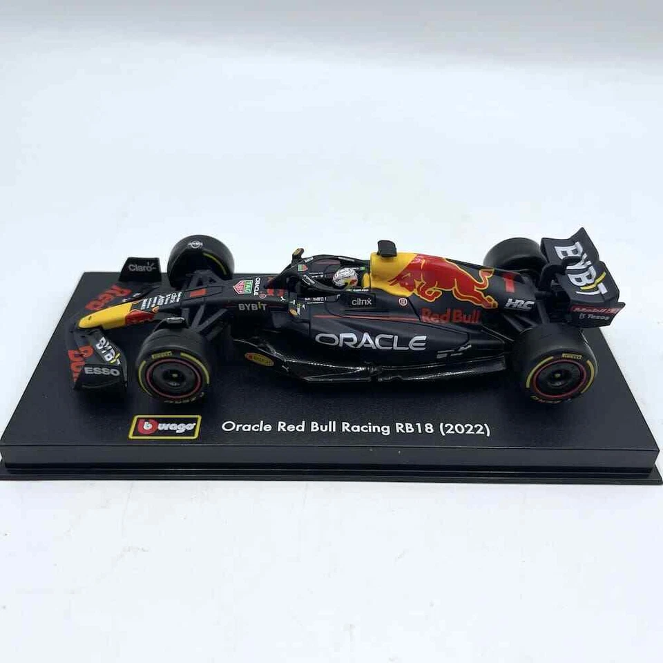 Modellino F1 Bburago Signature 1/43 Red Bull RB18 F1 2022 Max Verstappen - Immagine 2 di 4