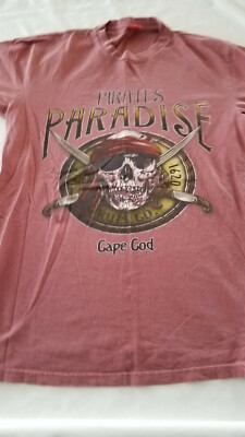 MENS MEDIUM RED COTTON PIRATES PARADISE RUM SHORT SLEEVE TSHIRT CAPE COD