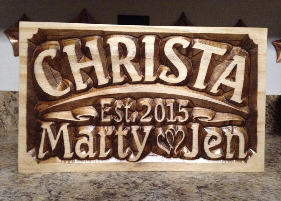 Letrero de apellido personalizado para regalo de boda tallado personalizado de madera apellido Foto 2 de 4