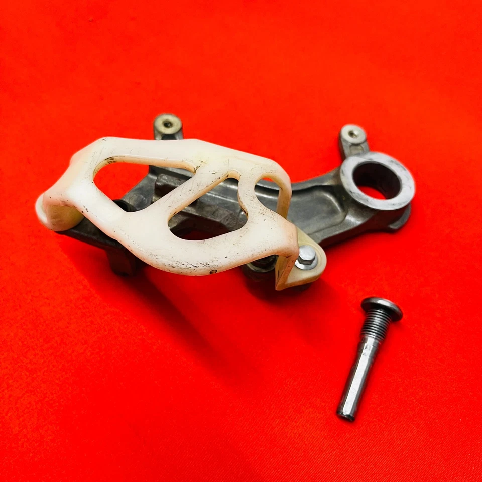 Soporte de montaje de pinza trasera CR125 genuino OEM HONDA CR 125 R (2000-2001) Foto 3 de 4