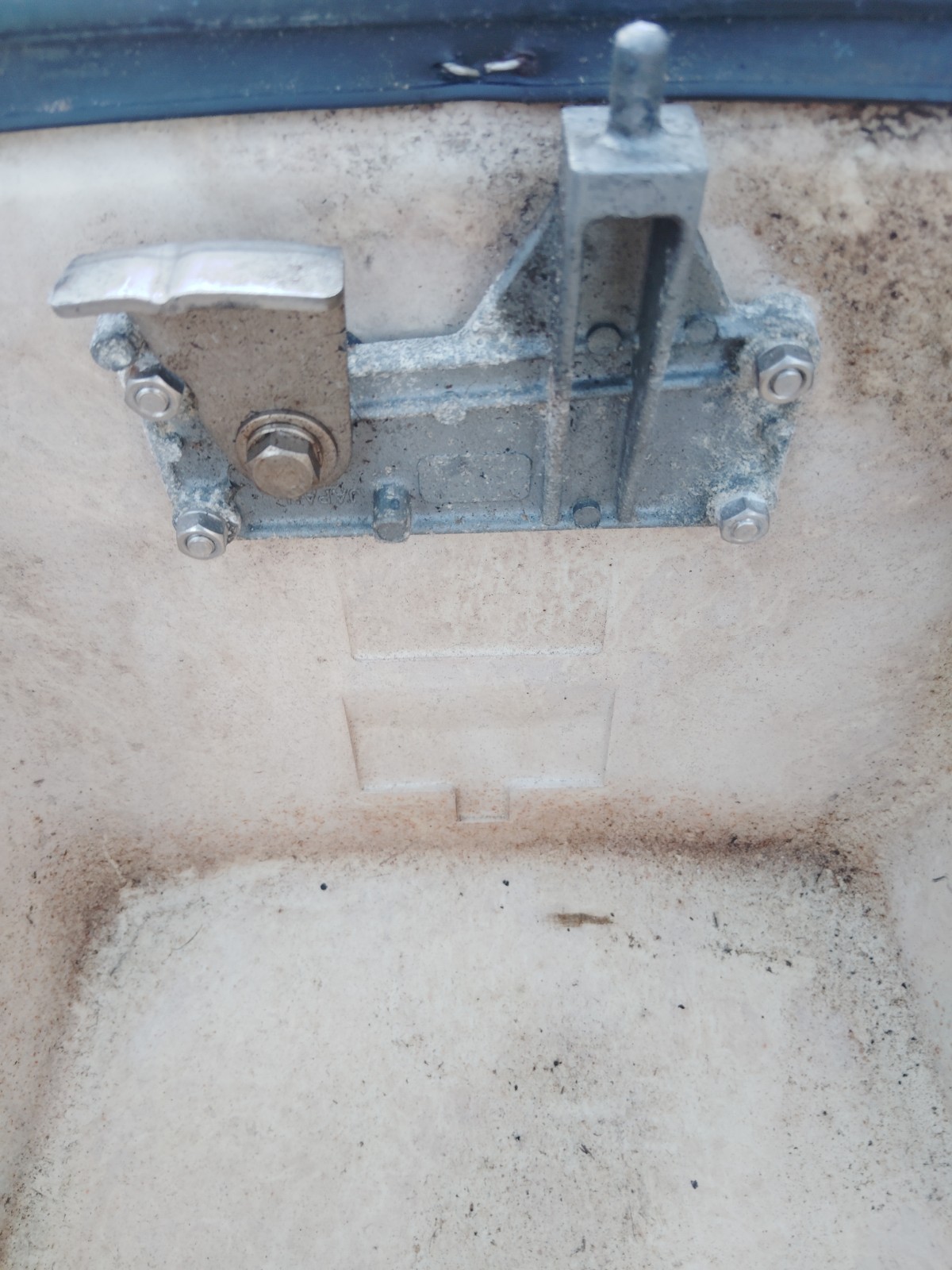 NISSAN TOHATSU OUTBOARD MOTOR part out COWLING 50 60 70 HP 389675200