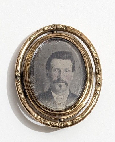 Civil War Era Mourning Swivel Jewelry Gentleman's Photo Jet Gold Locket Brooch - Picture 2 of 11