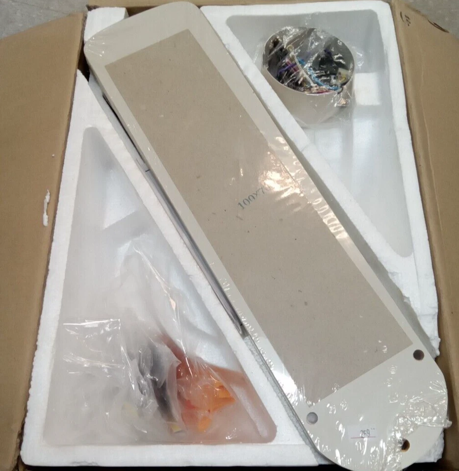 National   52" ceiling Fan OXFORD 68001/ANTI.WH/DARK GREEN/  3 REV.SPEED(B1A) - Image 4 of 4