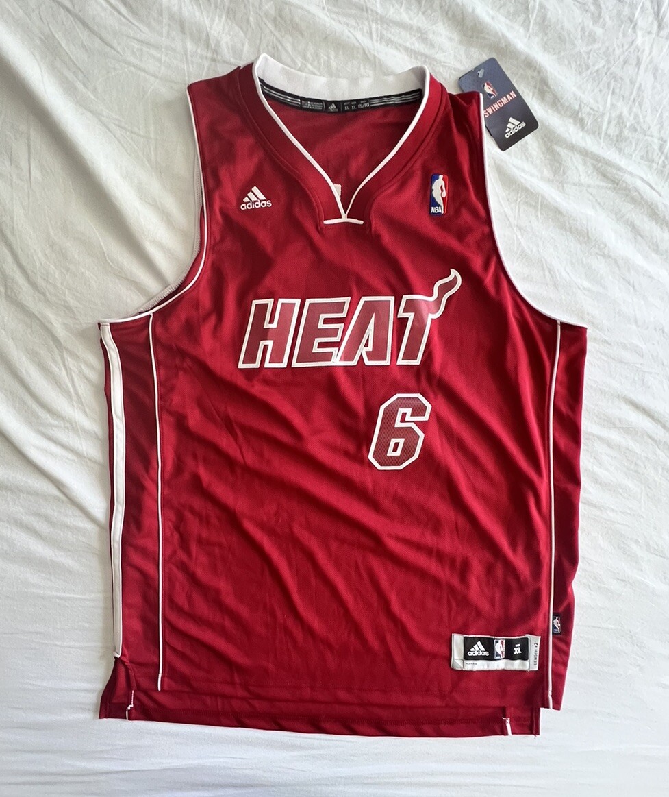 Adidas LeBron James Miami Heat Jersey XL Red Christmas Swingman