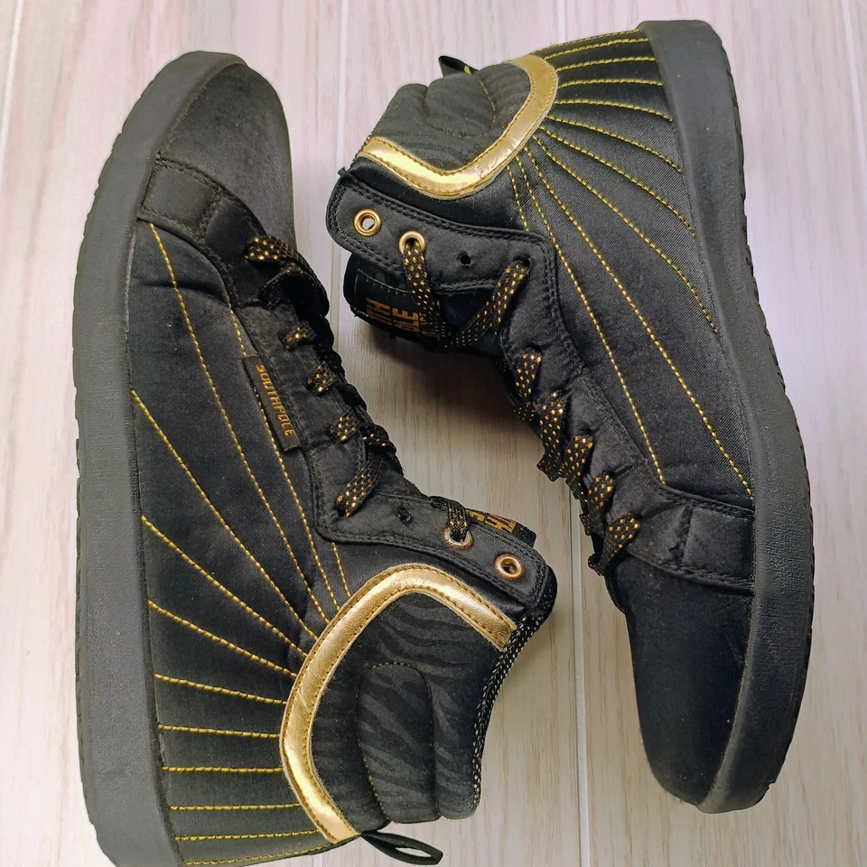 Tênis Southpole Feminino Tamanho 10 Preto e Dourado Top Alto Streetwear Hip Hop - Imagem 3 de 4