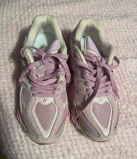 New Balance M/W Low. Pink/White US men 9, women  s 10.5