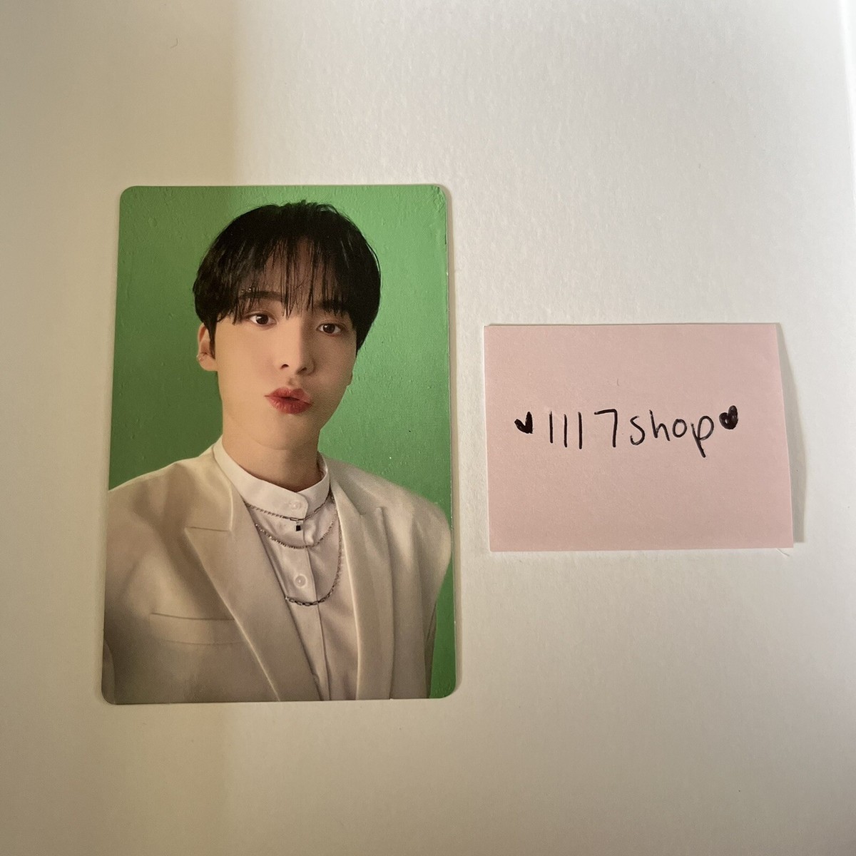 ATEEZ hello82 サイン入り アルバム ユノ ATEEZ hello82 サイン入り アルバム ユノ