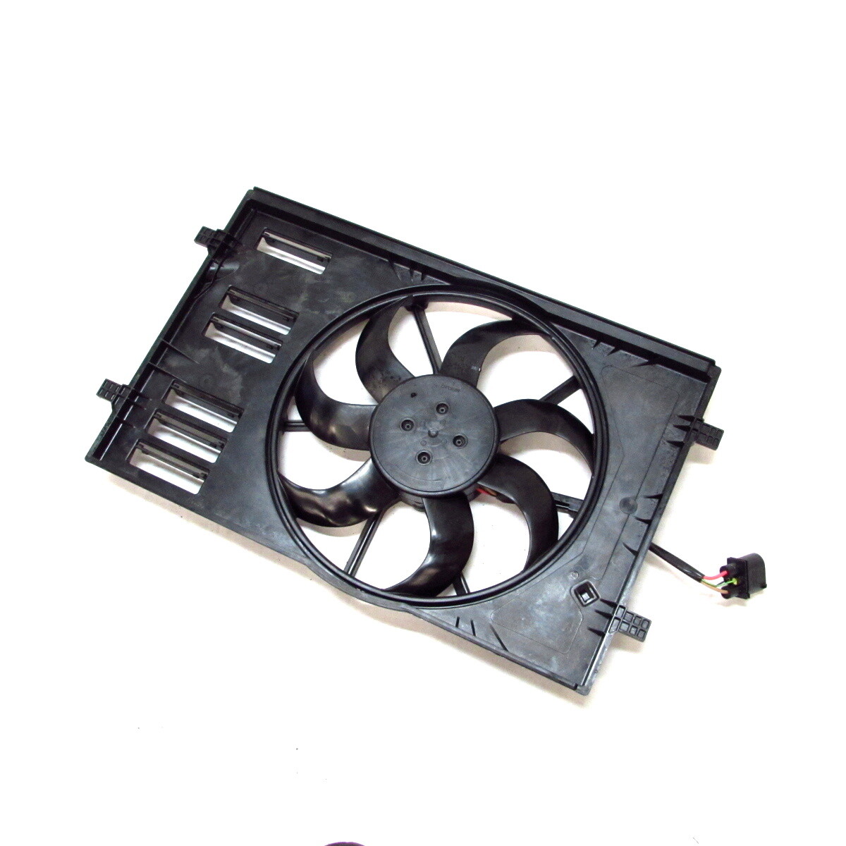 Electric Fan Radiator Fan 400w Shroud VW PASSAT B8 Golf 7 Touran 
