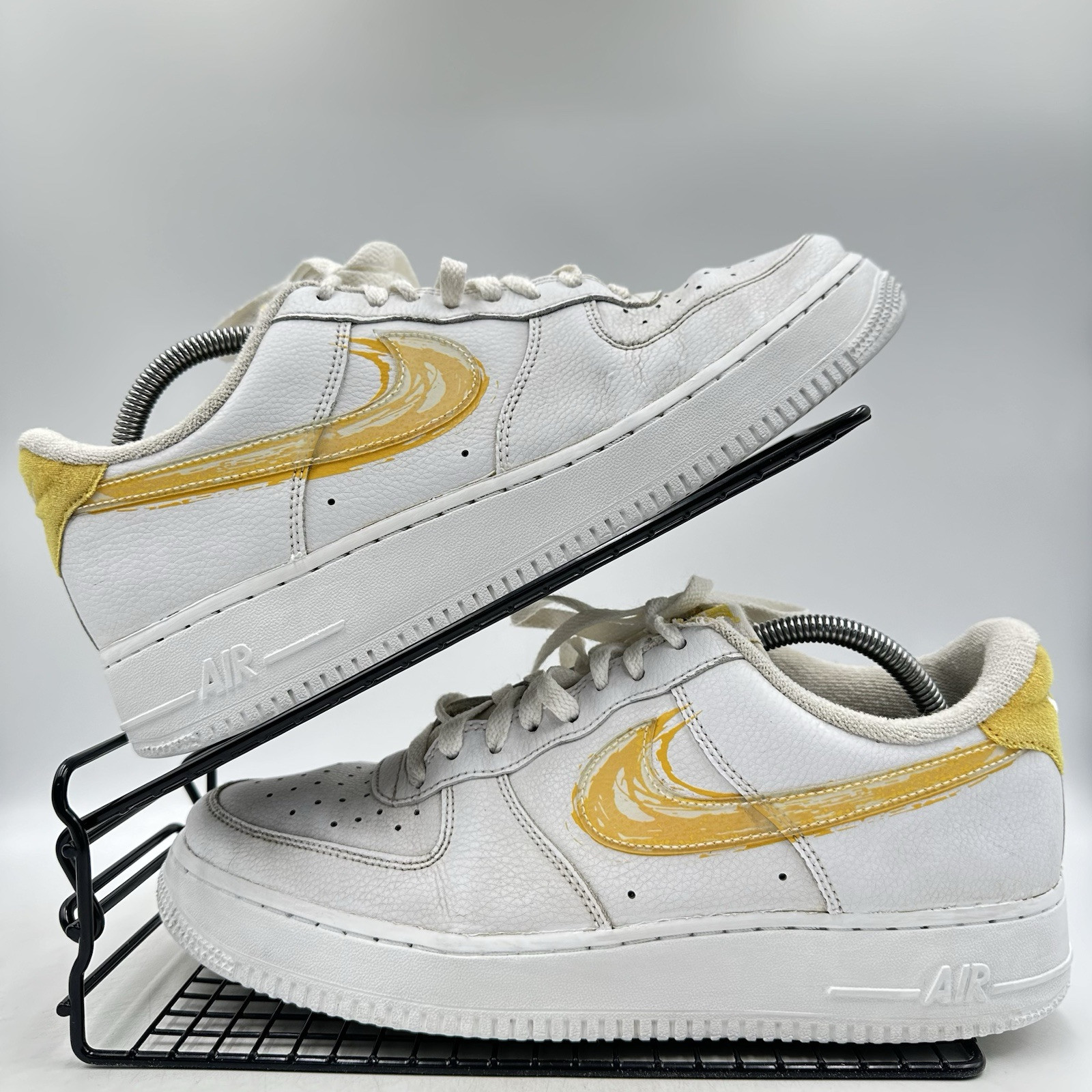 Nike Air Force 1 Low White Yellow Swoosh Trainers Size UK 8.5 Mens