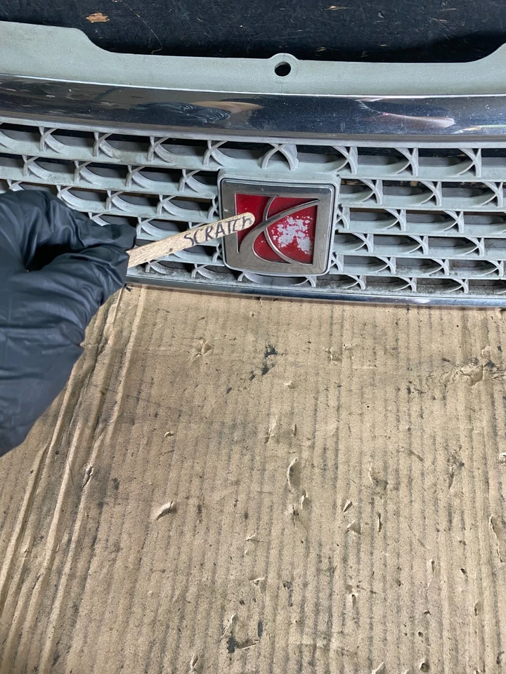 Parrilla superior delantera Saturn L L200 L300 2003 2004 2005 P8543 DG Foto 4 de 4