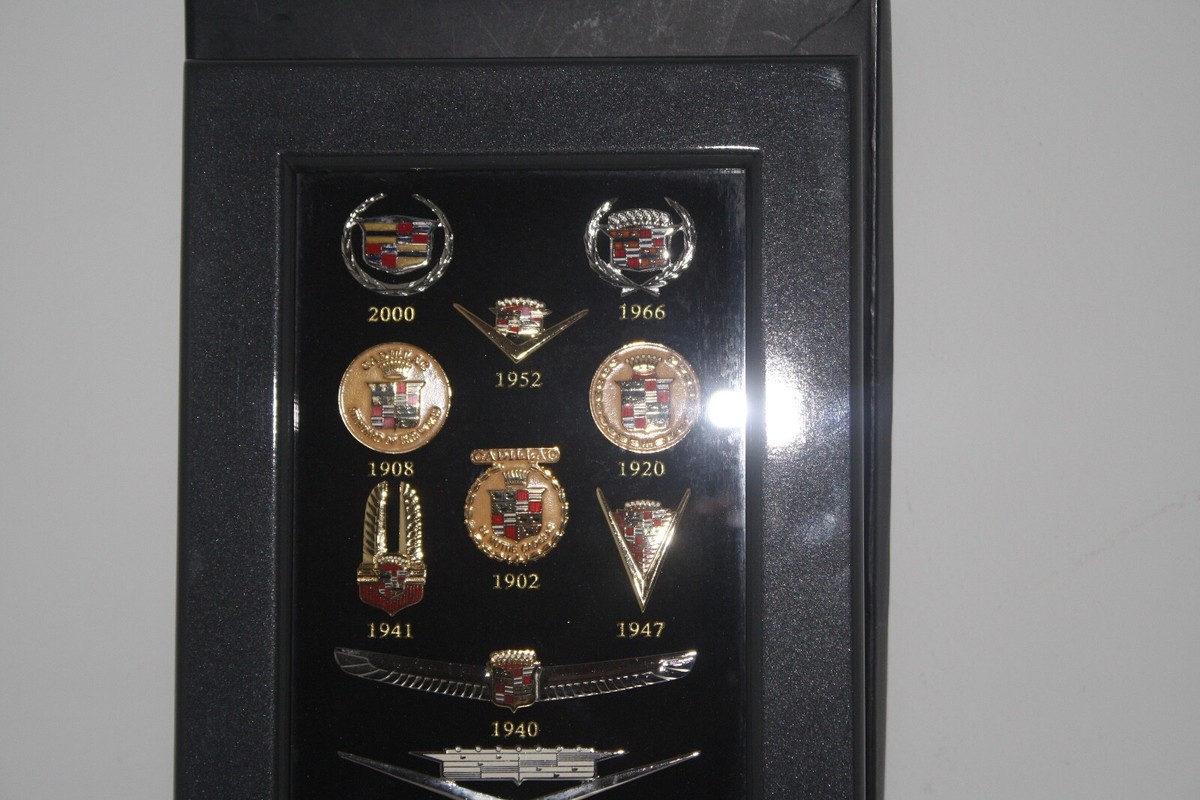 NEW CADILLAC COMMEMORATIVE 100 YEARS OF INNOVATION LOGO CREST PIN