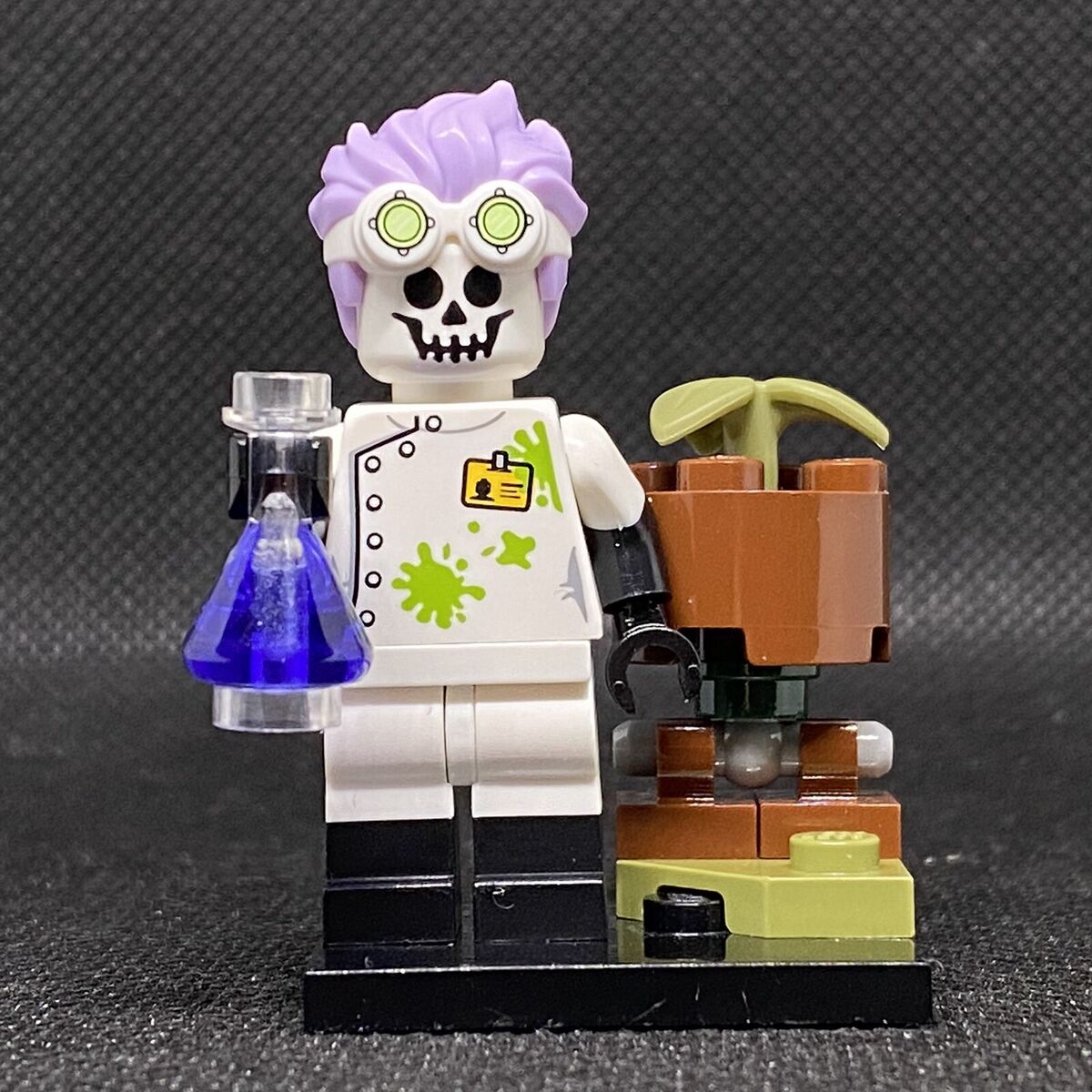 Lego Minifigures BAM Mad Scientist Frankenskeleton w/ Monster Plant