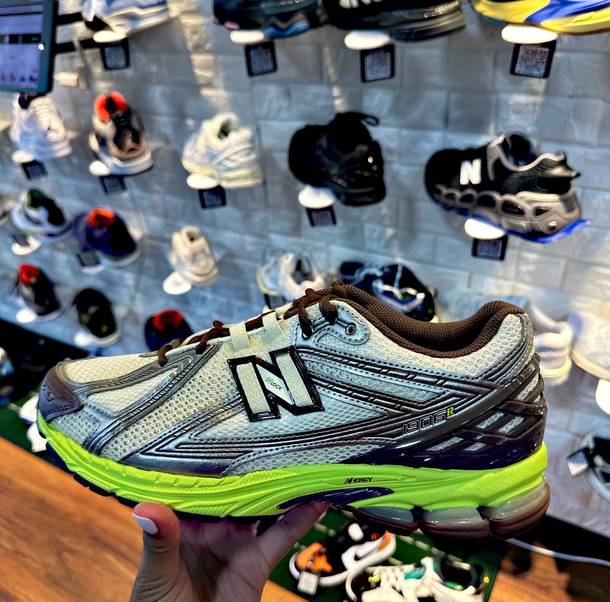New Balance SSENSE XX Green & Brown 1906R | eBay New Balance SSENSE XX Green & Brown 1906R | eBay