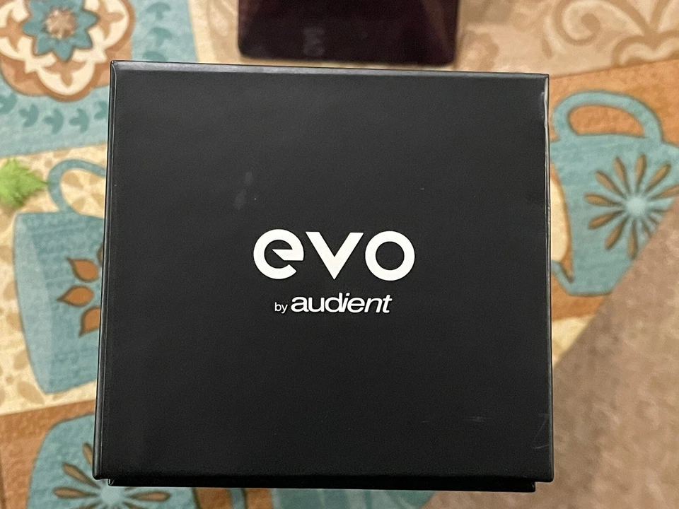 Audient EVO 4 2-in/2-out 24-bit/96kHz USB 2.0 Podcasting Recording Interface - Image 4 of 4