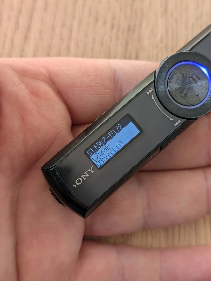 Reproductor de MP3 SONY Walkman NWZ-B172 2 GB NEGRO con clip para cinturón - Imagen 3 de 4