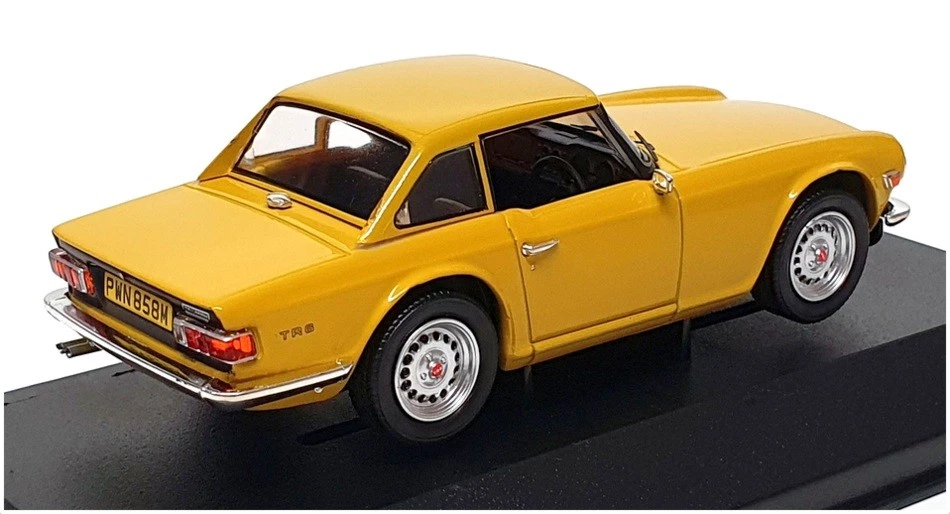 Vanguards 1/43 Scale VA14702 - Triumph TR6 (Hard Top) - Mimosa Yellow - Image 2 of 4
