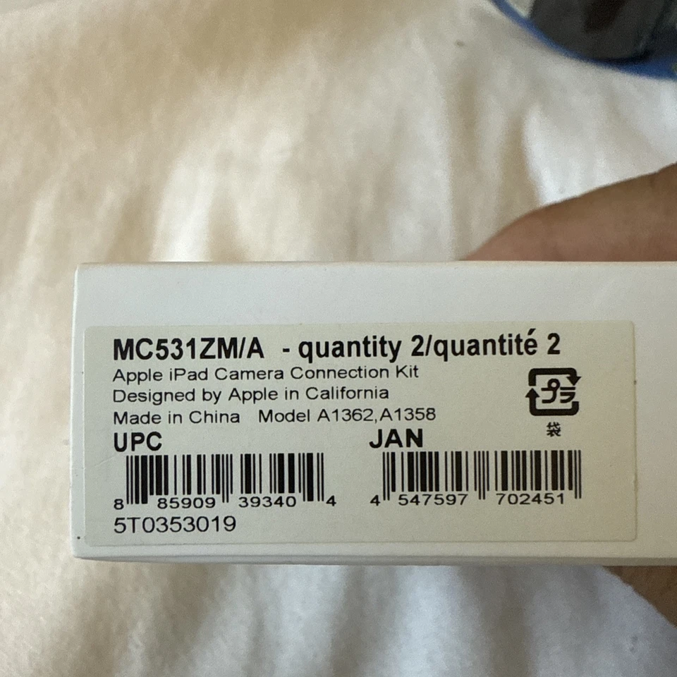 Apple OEM iPad Camera Connection Kit (A1362 & A1358) *OPEN BOX* MC531ZM/A - Image 3 of 3