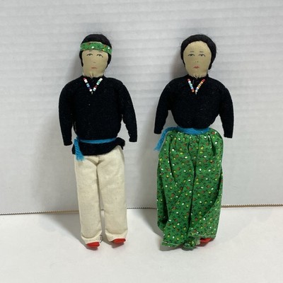 Vtg Handmade Pair of Cloth Costumed NAVAJO INDIAN DOLLS Folkart - 8'' H