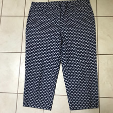 Talbots Women  s Sz 14 Perfect Skimmer Cropped Pants Navy White Floral Flat Front