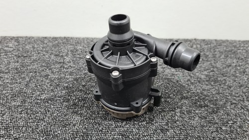 BMW 5 8er G30 F90 G14 G15 G16 F92 F93 Zusatzwasserpumpe 8638237