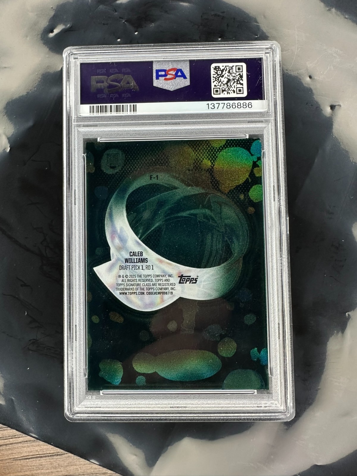 2024 Topps Signature Class CALEB WILLIAMS RC Fluidity Green 144/150 SSP PSA 8 view 3