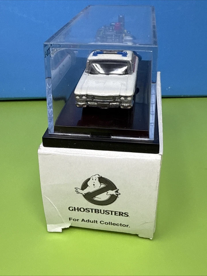 Hot Wheels SDCC Ghostbusters Ecto-1 Exclusive Comic Con New 2010 - Image 4 of 4