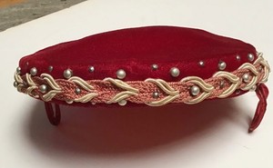 Vintage red velvet pillbox hat (?1940's)
